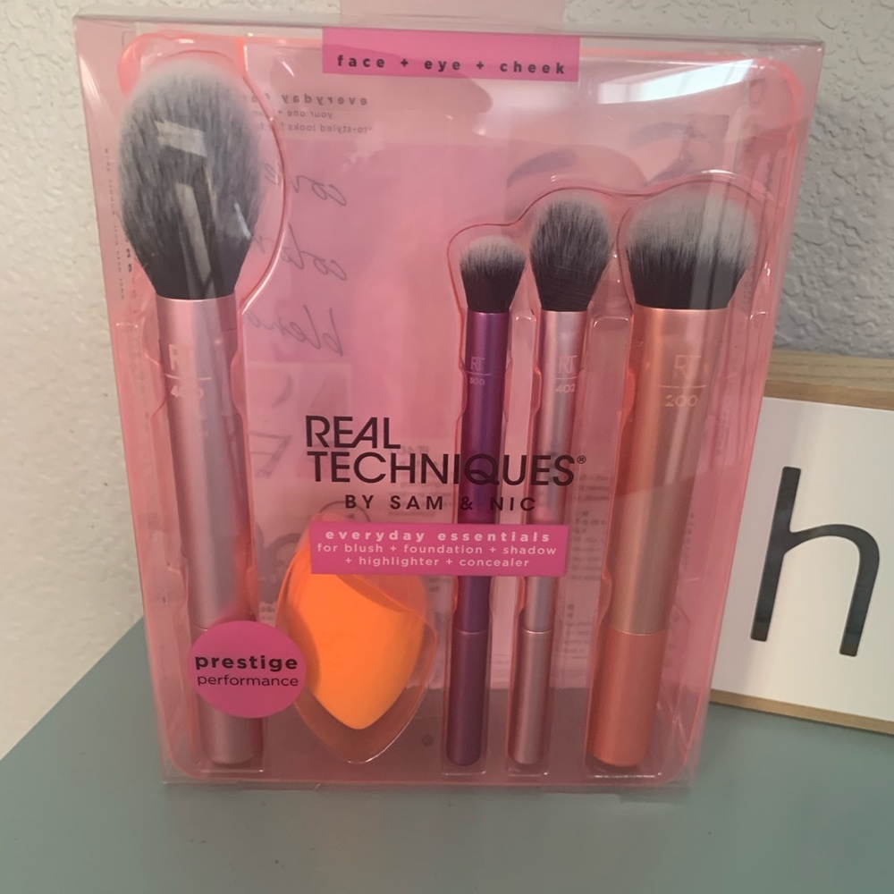 Real Techniques Brushes